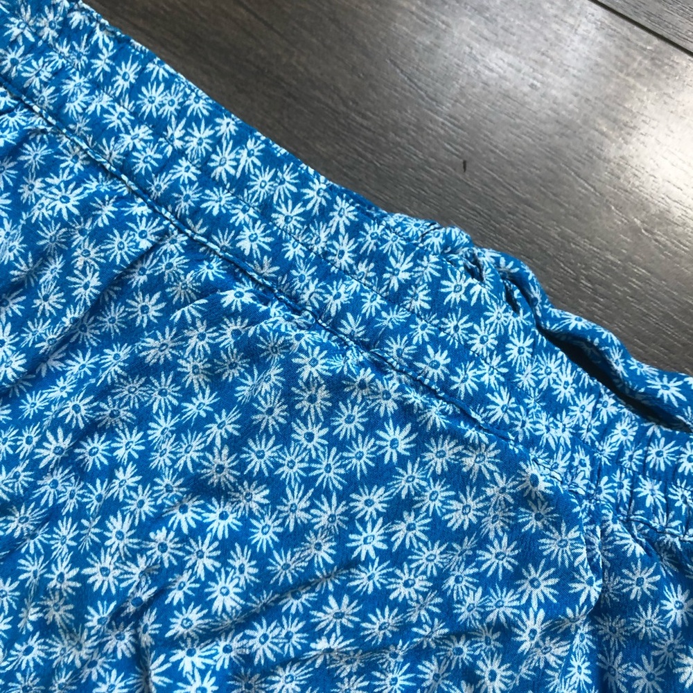Reitmans 100% Viscose Floral Skort | Size 14 - Picture 6 of 8